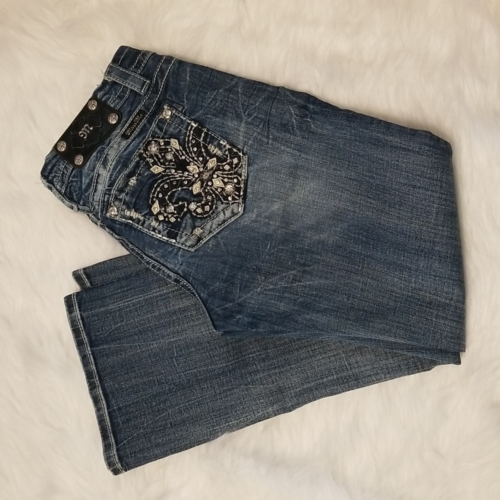 SOLD- Women's Mid Rise, Easy boot Miss Me jeans size 28×28